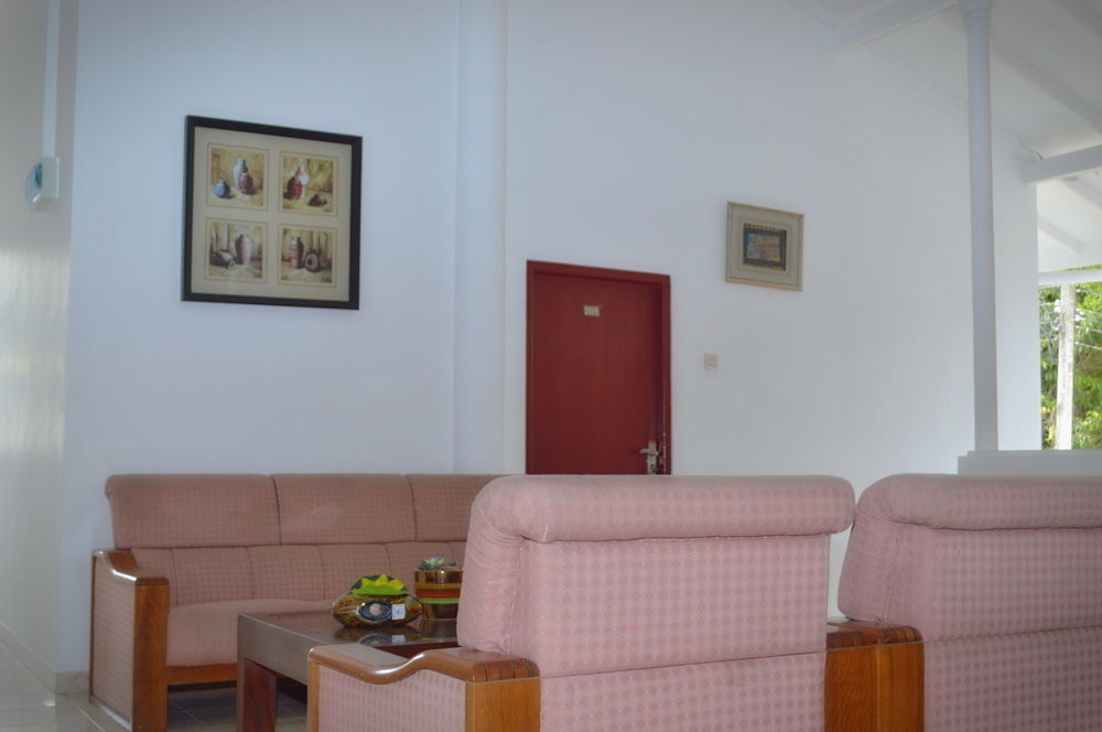 Hotel Empryean Katunayaka Extérieur photo