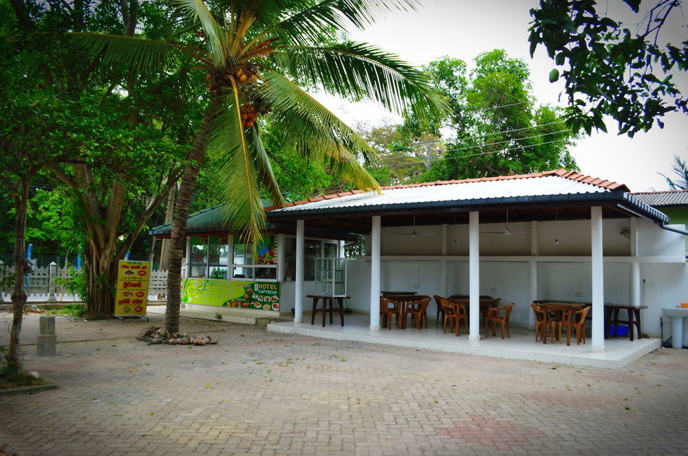 Hotel Empryean Katunayaka Extérieur photo