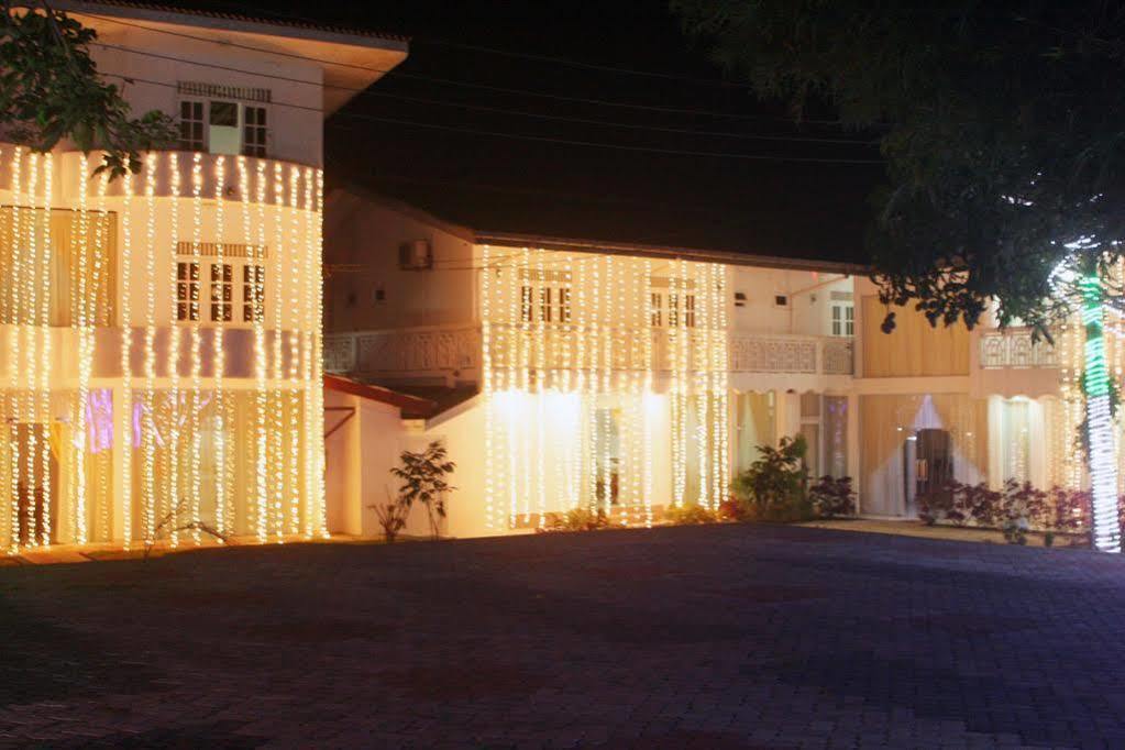 Hotel Empryean Katunayaka Extérieur photo