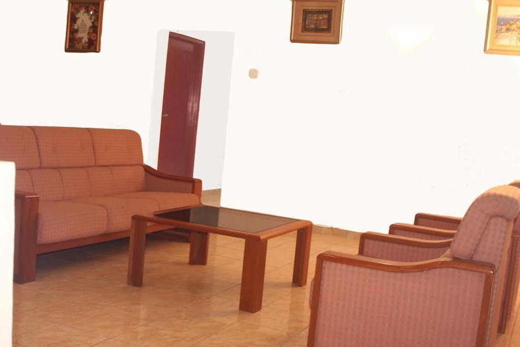 Hotel Empryean Katunayaka Extérieur photo