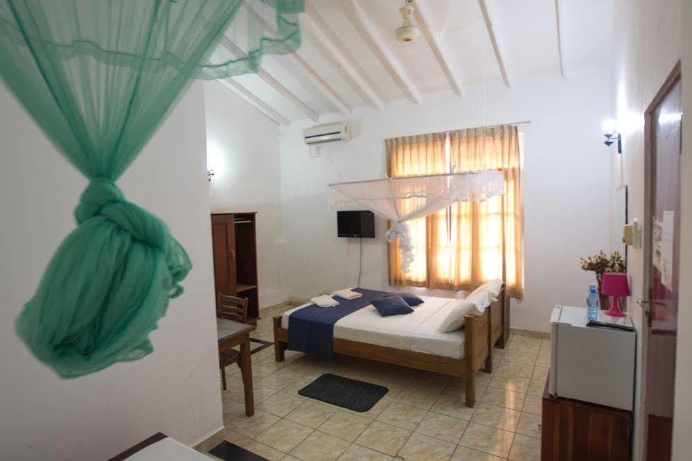Hotel Empryean Katunayaka Extérieur photo