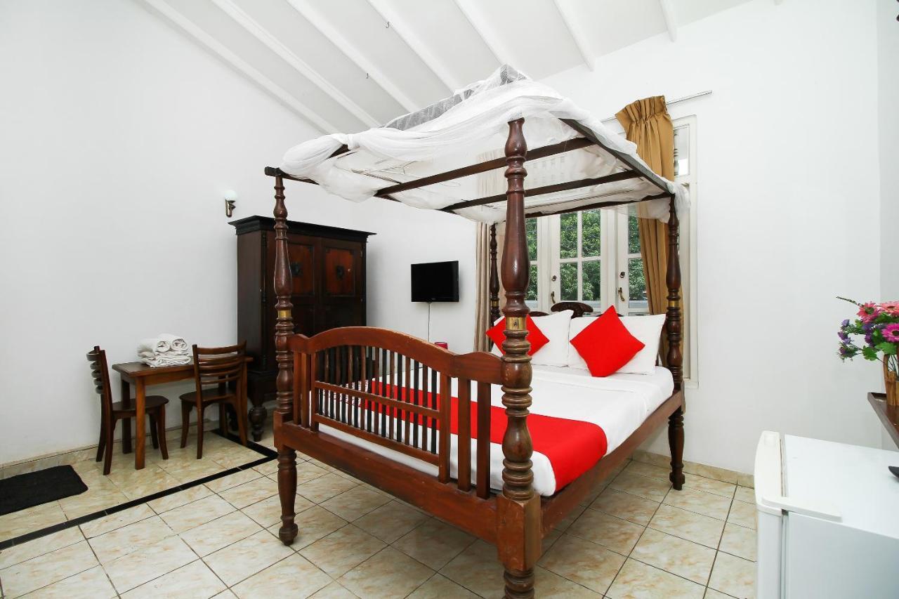 Hotel Empryean Katunayaka Extérieur photo